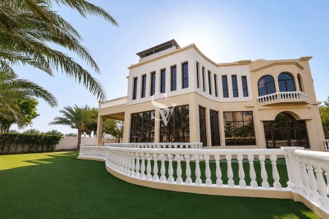 Villa in Emirates Hills, Dubai 8 bedrooms, 1724 sq.m. № 114641