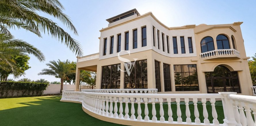 Villa en Emirates Hills, Dubai, 8 dormitorios, 1724 m², № 114641