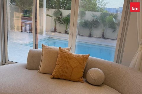 Villa in Reem, Dubai 4 bedrooms, 289.7 sq.m. № 145959 - photo 5