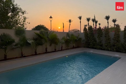 Villa in Reem, Dubai 4 bedrooms, 289.7 sq.m. № 145959 - photo 10
