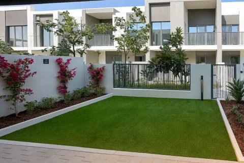 Townhouse in Tilal Al Ghaf, Dubai 3 bedrooms, 18.69 sq.m. № 145720