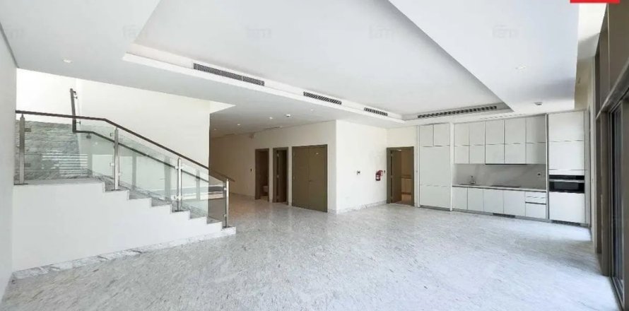 Villa à Dubai, 4 chambres, 642.5 m², № 143673