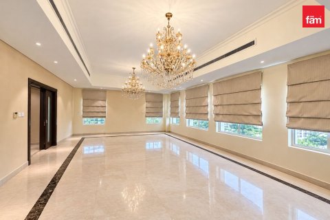 Villa in Al Furjan, Dubai 5 bedrooms, 600 sq.m. № 145926 - photo 17