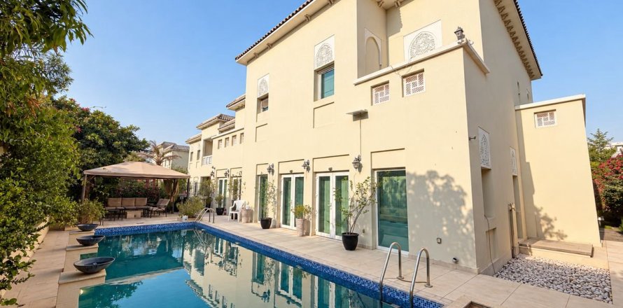 Villa in Al Furjan, Dubai 5 bedrooms, 600 sq.m. № 145926
