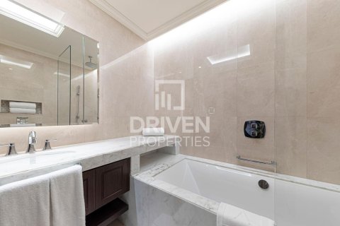 Penthouse à The Address Residence Fountain Views, Downtown Dubai (Downtown Burj Dubai), Dubai, 4 chambres, 379.04 m², № 145093 - photo 25