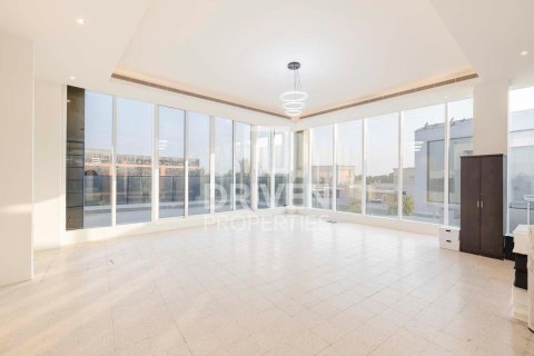 Снять в аренду виллу в Nadd Al Sheba, Дубай: 7 спален, 1475.95м², № 145486 - фото 20