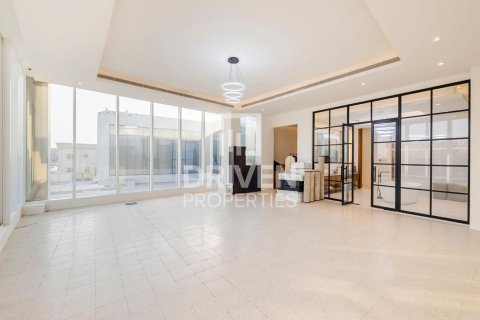 Снять в аренду виллу в Nadd Al Sheba, Дубай: 7 спален, 1475.95м², № 145486 - фото 21