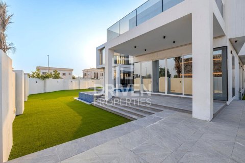 Снять в аренду виллу в Nadd Al Sheba, Дубай: 7 спален, 1475.95м², № 145486 - фото 5