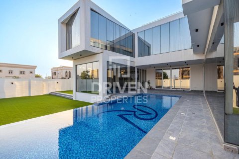Вилла в Nadd Al Sheba, Дубай, 7 спален, 1475.95м², № 145486