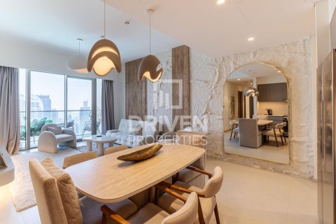 Apartment in Opera District, Downtown Dubai (Downtown Burj Dubai), Dubai 2 bedrooms, 104.7 sq.m. № 145602 - photo 2