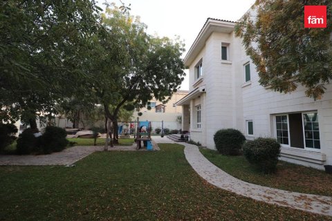 Villa in Al Barsha, Dubai 6 bedrooms, 1393.5 sq.m. № 143968 - photo 3