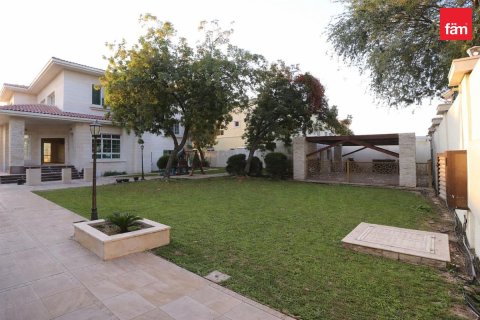Villa in Al Barsha, Dubai 6 bedrooms, 1393.5 sq.m. № 143968 - photo 2