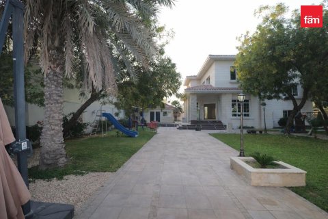 Villa in Al Barsha, Dubai 6 bedrooms, 1393.5 sq.m. № 143968 - photo 4