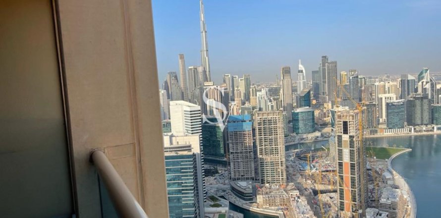 Apartment in Churchill Towers, Business Bay, Dubai 2 bedrooms, 118 sq.m. № 121928
