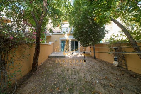 Villa in Dubai 1 bedroom, 180 sq.m. № 143764 - photo 23