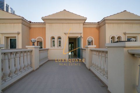 Villa in Dubai 1 bedroom, 180 sq.m. № 143764 - photo 18