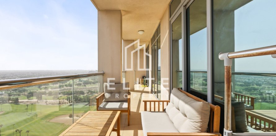 Appartement à Golf Towers, The Views, Dubai, 2 chambres, 131 m², № 145839