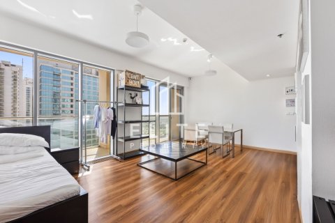 Appartement à Golf Towers, The Views, Dubai, 2 chambres, 131 m², № 145839 - photo 2