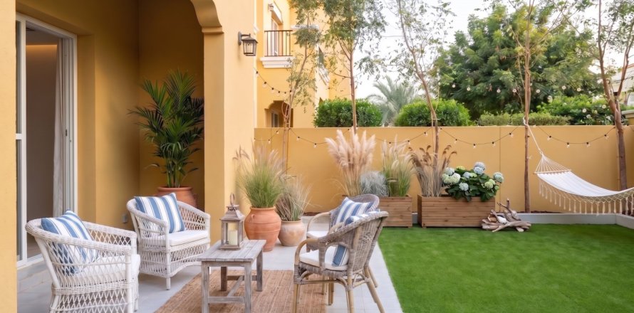 Adosado en Dubai, 3 dormitorios, 175 m², № 143612