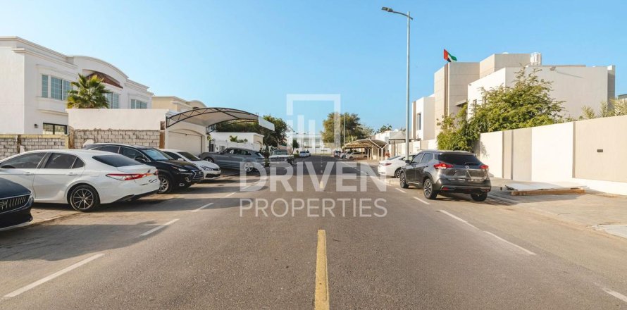 Terreno en Umm Suqeim, Dubai, 1117.62 m², № 144305