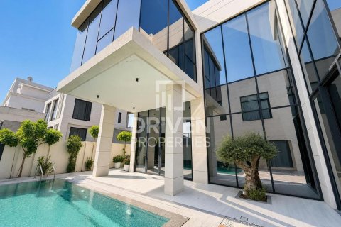 Villa in Nad Al Sheba 1, Nadd Al Sheba, Dubai 5 bedrooms, 464.79 sq.m. № 144979 - photo 2