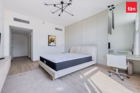 Apartment in Dubai 3 bedrooms, 191.7 sq.m. № 143750 - photo 7