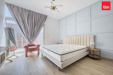 Apartment in Dubai 3 bedrooms, 191.7 sq.m. № 143750 - photo 12