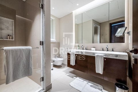 Apartment in The Address Residence Fountain Views, Downtown Dubai (Downtown Burj Dubai), Dubai 3 bedrooms, 205.87 sq.m. № 145424 - photo 18