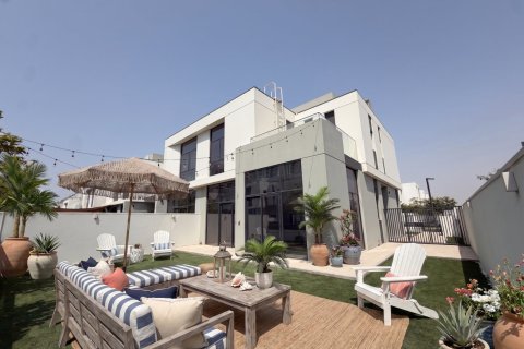 Adosado en Dubai, 4 dormitorios, 336 m², № 143606