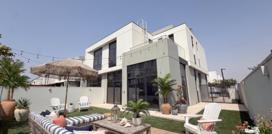 Adosado en Dubai, 4 dormitorios, 336 m², № 143606