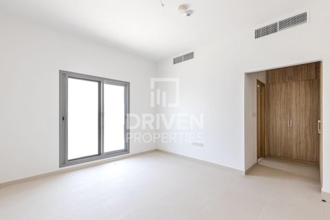Villa en Amaranta, Dubai Land, Dubai, 4 dormitorios, 330.36 m², № 144296 - foto 6