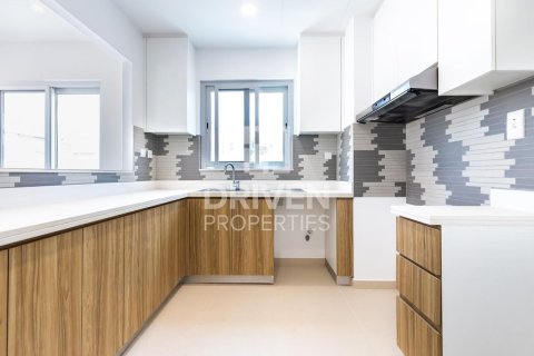 Villa en Amaranta, Dubai Land, Dubai, 4 dormitorios, 330.36 m², № 144296 - foto 18
