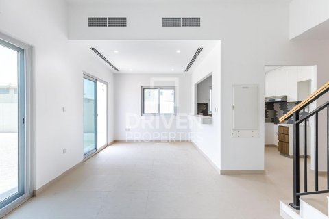 Villa en Amaranta, Dubai Land, Dubai, 4 dormitorios, 330.36 m², № 144296 - foto 3