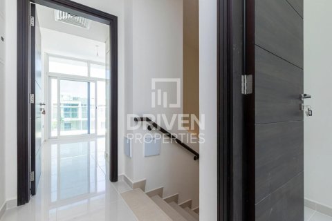 Maison de ville à Dubai, 3 chambres, 112.23 m², № 144952 - photo 13