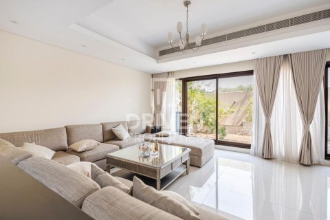 Villa à Meydan, Dubai, 4 chambres, 219.34 m², № 144328