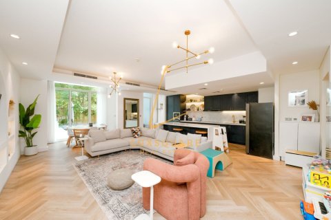 Вилла в Motor City, Дубай, 3 спальни, 240м², № 143360