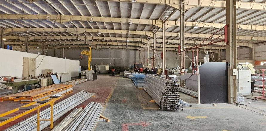 Warehouse in Jebel Ali, Dubai 859.3 sq.m. № 143913