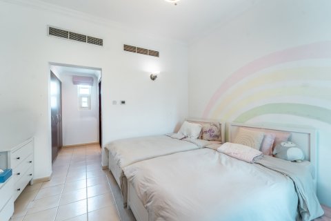 Villa en Jumeirah Islands, Dubai, 4 dormitorios, 488 m², № 143568 - foto 12