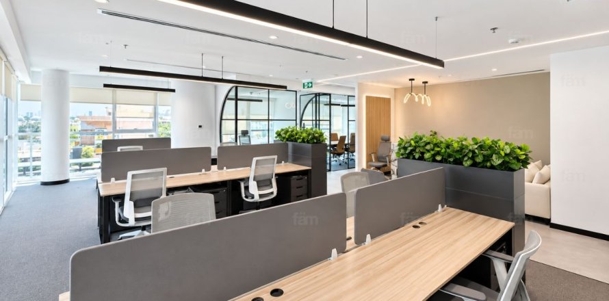 Office in Dubai 139.7 sq.m. № 143404