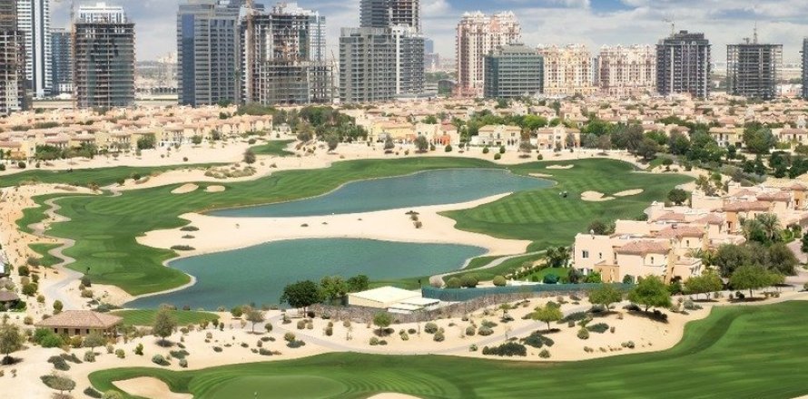 Ático en Dubai Sports City, Dubai, 4 dormitorios, 456 m², № 143626