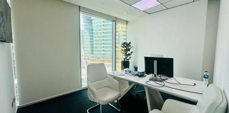 Bureau à Dubai, 141.6 m², № 143987