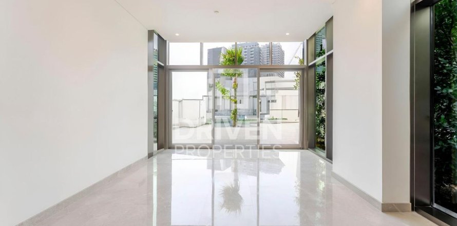 Apartment in Business Bay, Dubai 3 bedrooms, 216.19 sq.m. № 145463