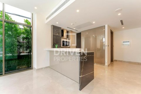 Apartment in Business Bay, Dubai 3 bedrooms, 216.19 sq.m. № 145463 - photo 8