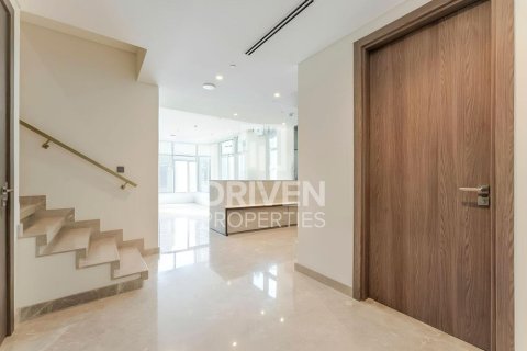 Apartment in Business Bay, Dubai 3 bedrooms, 216.19 sq.m. № 145463 - photo 6