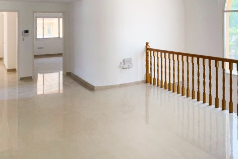 Villa in Al Safa, Dubai 4 bedrooms, 5870.36 sq.m. № 145776 - photo 13