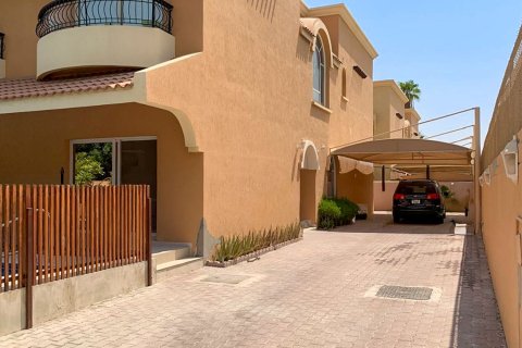 Villa in Al Safa, Dubai 4 bedrooms, 5870.36 sq.m. № 145776 - photo 12