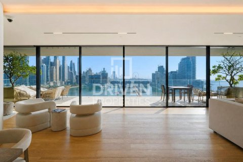 Apartment in One at Palm Jumeirah, Palm Jumeirah, Dubai 4 bedrooms, 538 sq.m. № 144175