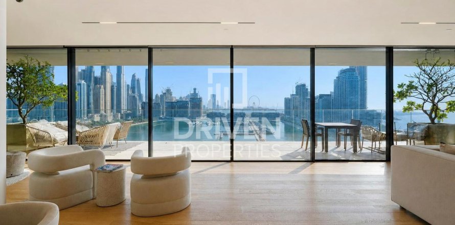Apartment in One at Palm Jumeirah, Palm Jumeirah, Dubai 4 bedrooms, 538 sq.m. № 144175