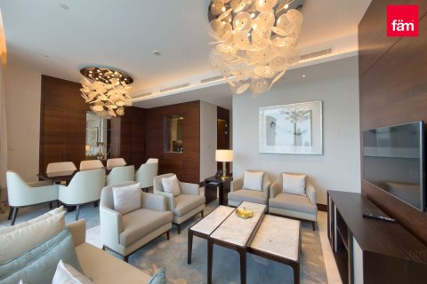 Apartment in Downtown Dubai (Downtown Burj Dubai), Dubai 3 bedrooms, 224.6 sq.m. № 143963 - photo 2