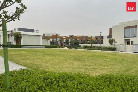 Villa in Dubai 4 bedrooms, 265.5 sq.m. № 143327 - photo 11